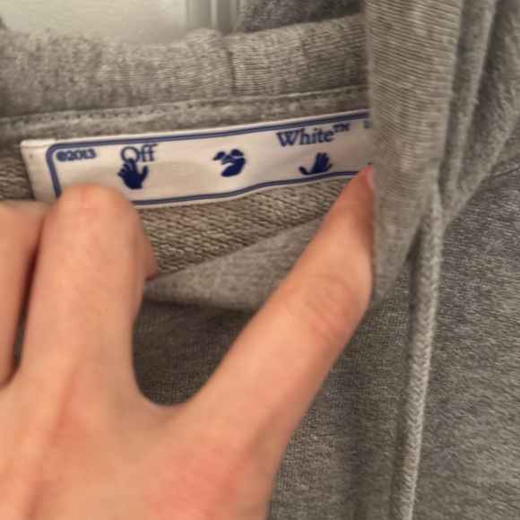 Men’s large off white pull over sweater with hoodie! - Picture 3 of 3